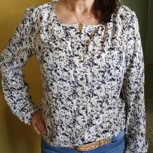 ❤️CAbi Like New Shatter Blouse